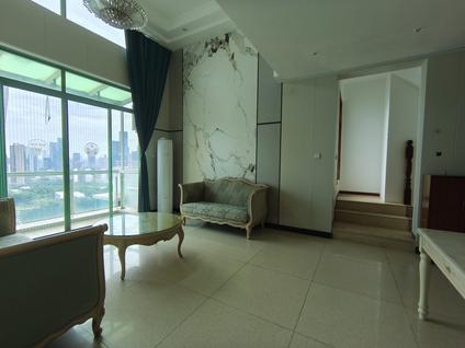 南山南山中心整租 西海明珠3室2厅/90平/高楼层