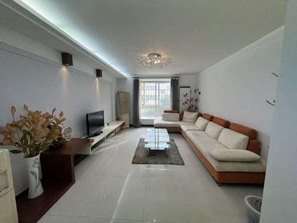 卫滨市中心医院整租 锦绣花园3室2厅/146平/中楼层