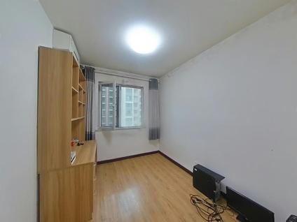 未央方新村整租 荣城名苑3室1厅/105平/高楼层