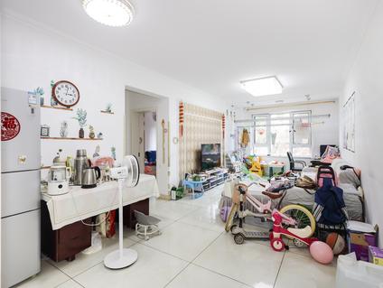 即墨环秀整租 德馨珑湖2室2厅/99平/低楼层