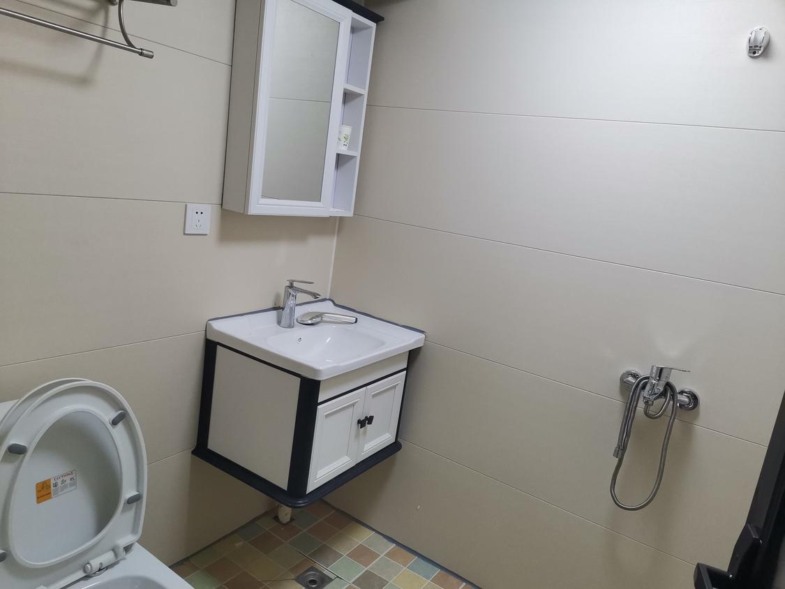 合租·和亭佳苑