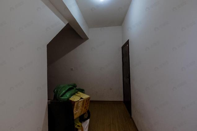 福州俊仕苑，大复式，做大五房，户型方正，南北通透5室2厅 | 189.69㎡ | 东 南 | 中天金海岸二期俊仕苑中楼层/共11层