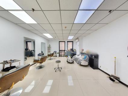 未央张家堡整租 保亿风景御园1室0厅/58平/中楼层