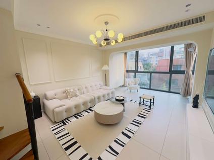 浦东三林整租 金地湾流域(一期)3室2厅/180平/高楼层