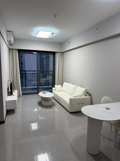 海丰城东整租 时代水岸1室2厅/50平/中楼层