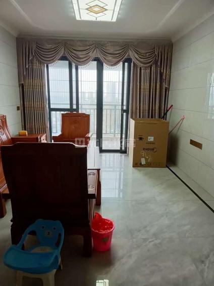 遂溪遂溪整租 荣业·德信花园3室2厅/106平/中楼层