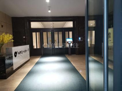 北京铜锣湾九街云顶3室2厅138平中楼层/共44层