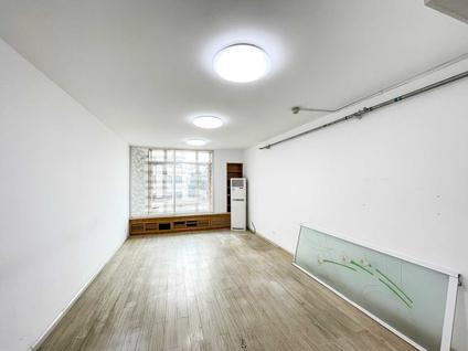 北京越秀大厦3室1厅141.55平低楼层/共30层