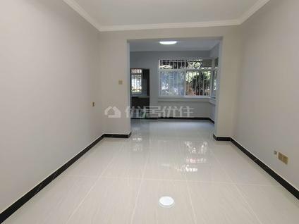 昆明红塔花园4室2厅120平低楼层/共6层