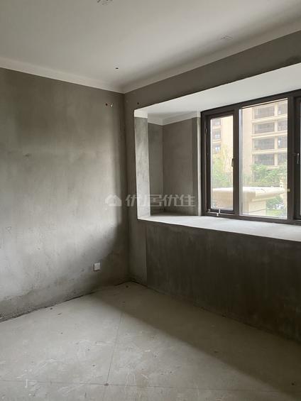 湖州佳源都市景苑3室2厅122平低楼层/共28层