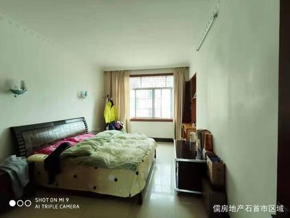 荆州康乐花园3室2厅141平高楼层/共7层
