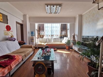 北京青春海岸公寓3室2厅124.5平中楼层/共12层