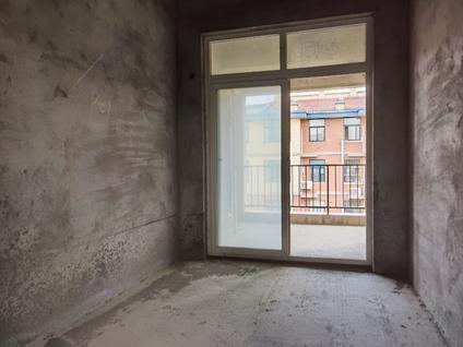 北京华清森林城小区2室1厅82平高楼层/共6层