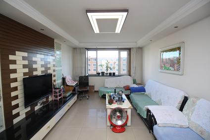 呼和浩特常青花园2室1厅84平高楼层/共6层