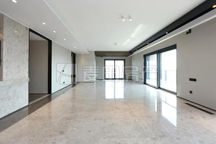 北京北京金茂府4室2厅226平高楼层/共21层