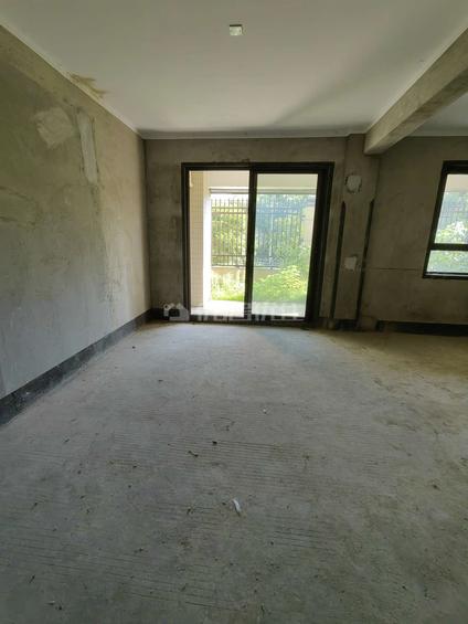 桂林兴进漓江郡府银桂府4室2厅183.68平低楼层/共2层