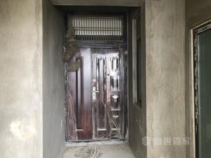 焦作中海左岸4室2厅155平中楼层/共28层