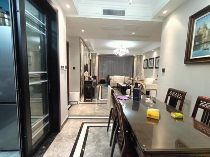 济南龙湖水晶郦城(东区)4室3厅189平高楼层/共11层