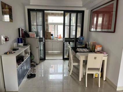 徐州蓝庭国际2室2厅87平高楼层/共5层