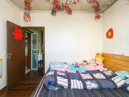 南京盘龙山庄2室1厅65.67平中楼层/共11层