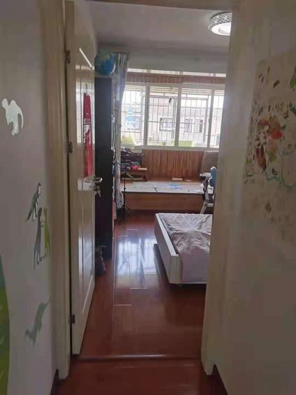 上海清涧新村3室2厅124.74平高楼层/共6层