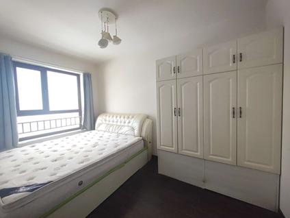 北京汇龙温莎花园1室1厅58平高楼层/共17层