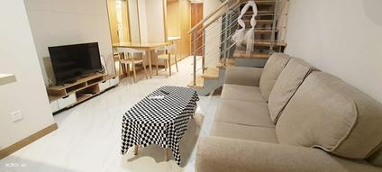 北京国贸中心领寓2室1厅52.7平高楼层/共33层