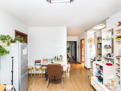 北京北京新天地(东区)1室1厅67.09平低楼层/共28层