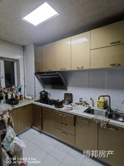 北京工商局家属楼3室2厅118平低楼层/共28层