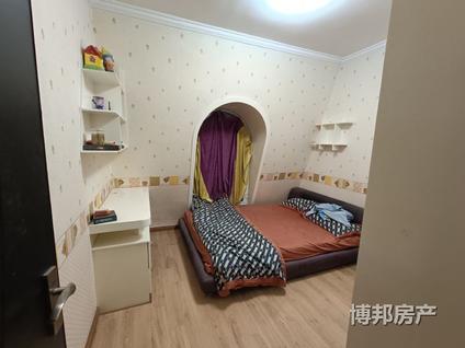 北京新天润国际社区(二期洛林郡)5室2厅144平中楼层/共18层