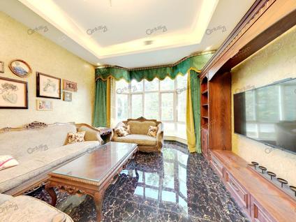 北京华堂高尔夫5室2厅304.35平低楼层/共3层