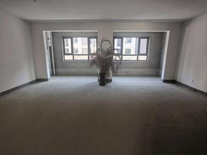 北京泰悦盛景3室2厅180平低楼层/共6层