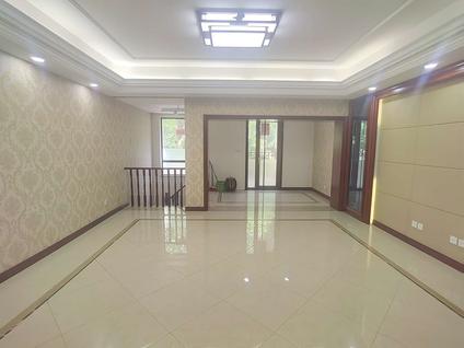 北京中铁诺德名城4室2厅256平低楼层/共9层