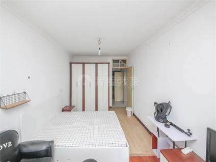 上海潍坊六村1室1厅32.22平低楼层/共6层