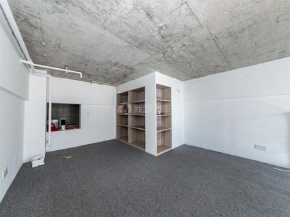 北京华亭梦立方1室2厅34平高楼层/共23层