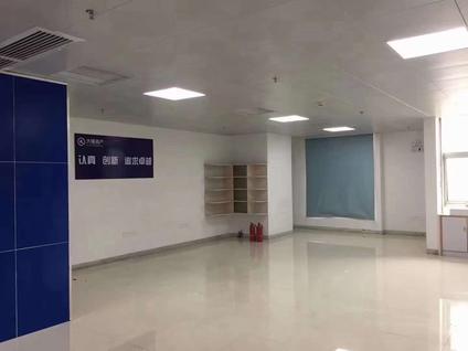 北京中心壹号3室3厅106平中楼层/共22层