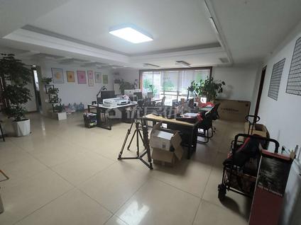 北京南湖聚宝苑4室2厅180平中楼层/共18层