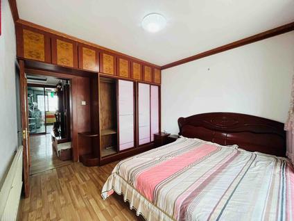 北京明远广场3室2厅90.34平中楼层/共7层