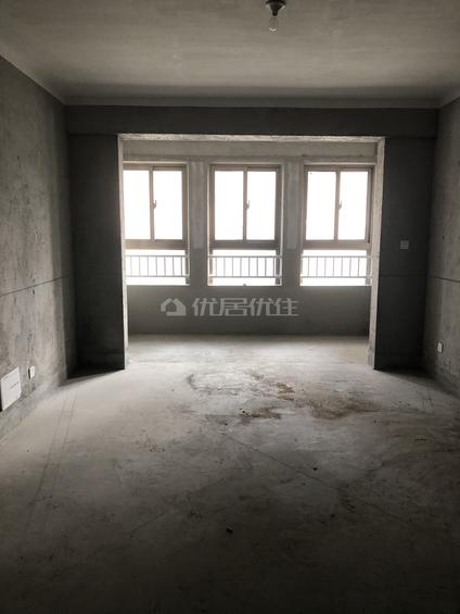 连云港映象西班牙3室2厅117平低楼层/共34层