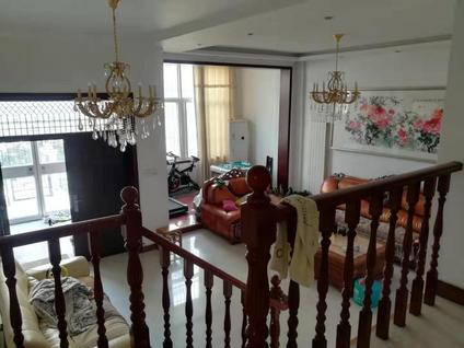 北京瓯龙现代城5室4厅246平低楼层/共6层