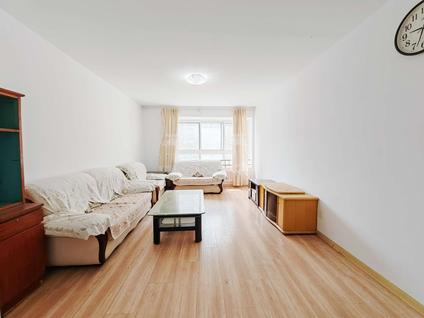 济南鲁商常春藤2室2厅104.43平低楼层/共9层