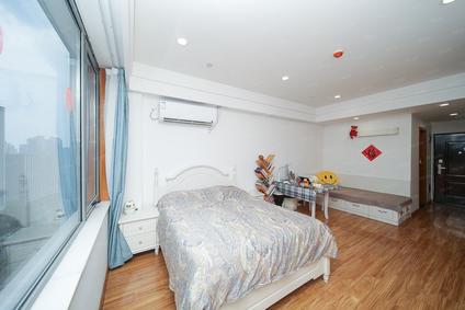 北京滨江宝龙城市广场1室1厅47.67平高楼层/共24层