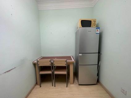 北京友谊小区1室1厅31.8平高楼层/共6层