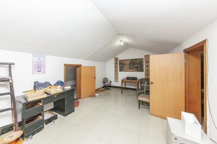 北京猪鬃厂宿舍3室2厅145平高楼层/共6层