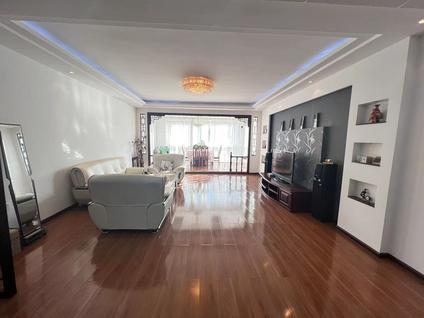 北京天鹅湖花园小区3室2厅178平中楼层/共4层