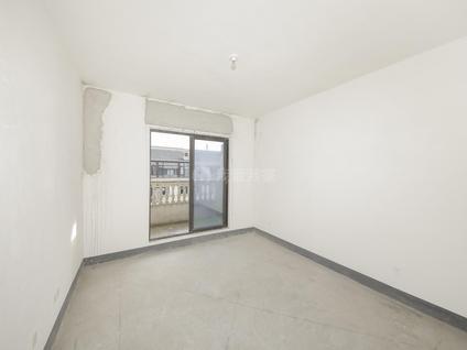 北京绿地太湖东岸花园4室2厅137.68平中楼层/共4层