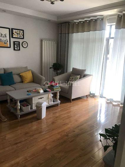 连云港嘉泰城市花园3室2厅140.8平中楼层/共11层