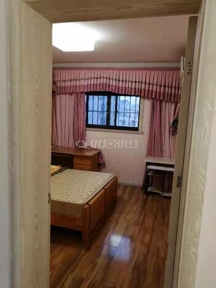 连云港天惠爱丁堡公馆4室2厅161.5平高楼层/共6层