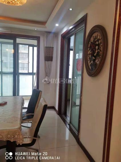 连云港日出东方3室2厅128.6平低楼层/共34层