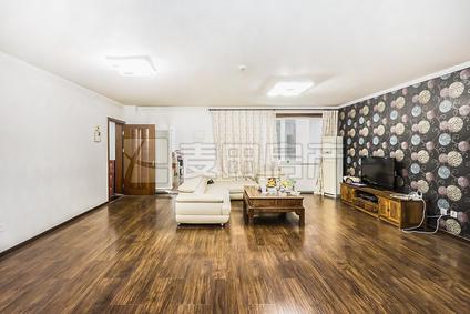 北京华澳中心公寓2室1厅142平中楼层/共26层